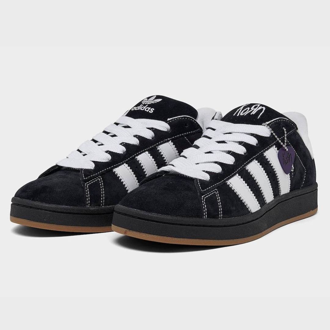 海外2023年10月27日発売予定！新メタルバンドKornとAdidasのコラボモデル！Korn × adidas Originals