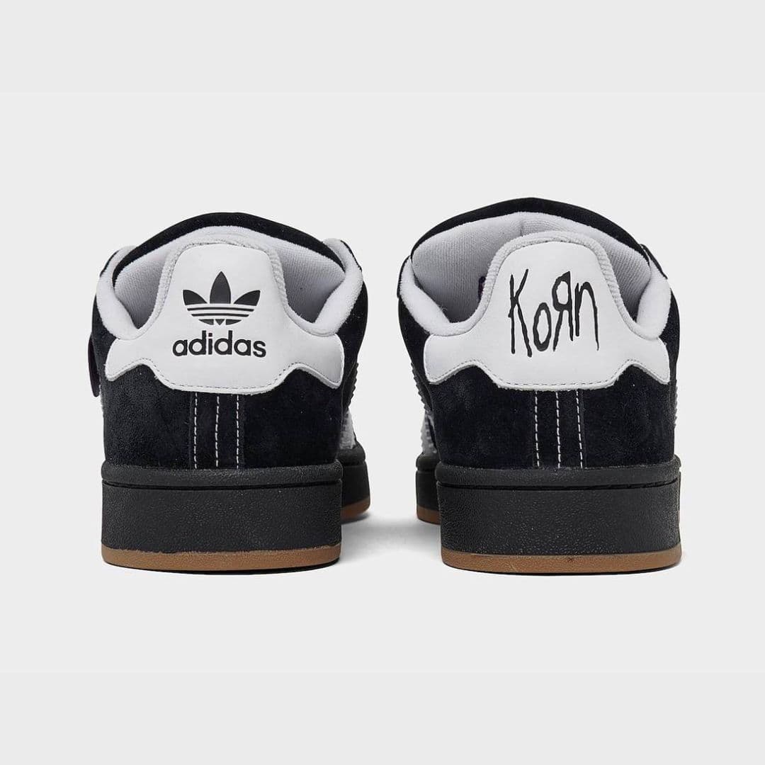 海外2023年10月27日発売予定！新メタルバンドKornとAdidasのコラボモデル！Korn × adidas Originals
