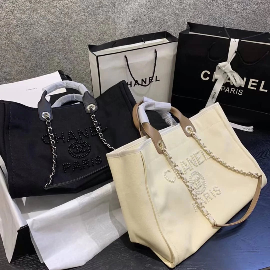 Chanel 2022新作★今日全国送料無料★ドーヴィル★パールがとても上品♪お早めに!!