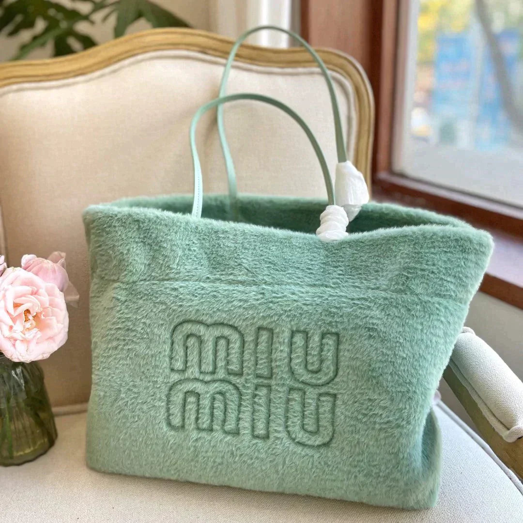 【2022秋冬新作】MIUMIU Groove ふわふわトートバッグ