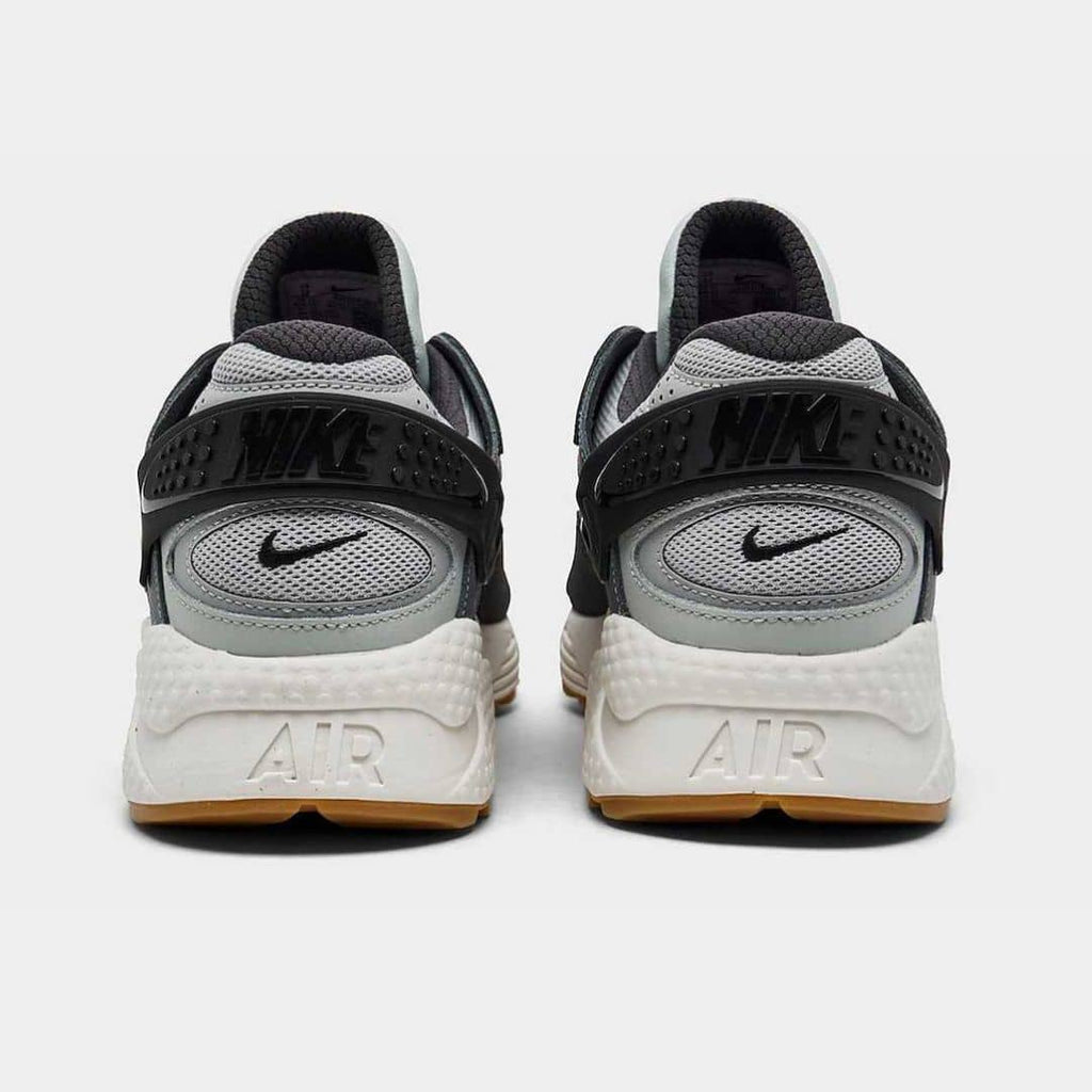 7月6日発売！Air Huarache Runner "Light Smoke Grey"
