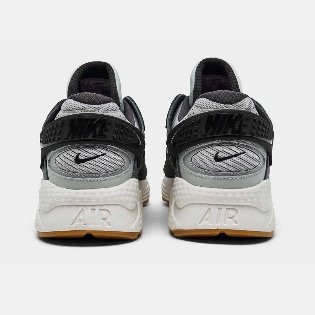 7月6日発売！Air Huarache Runner "Light Smoke Grey"