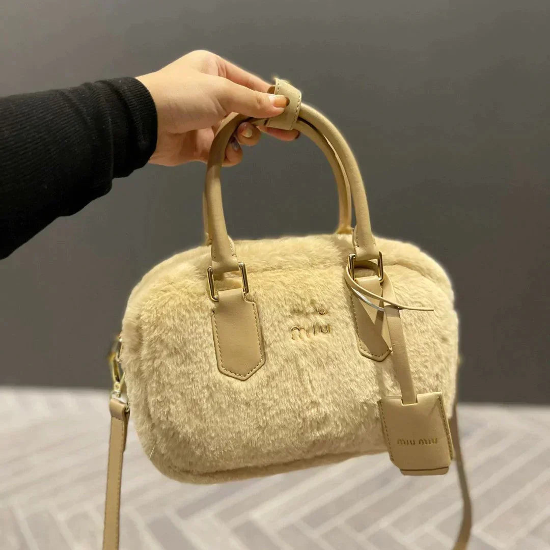【2022秋冬新作】MIUMIU Groove モコモコが可愛い ハンドバッグ