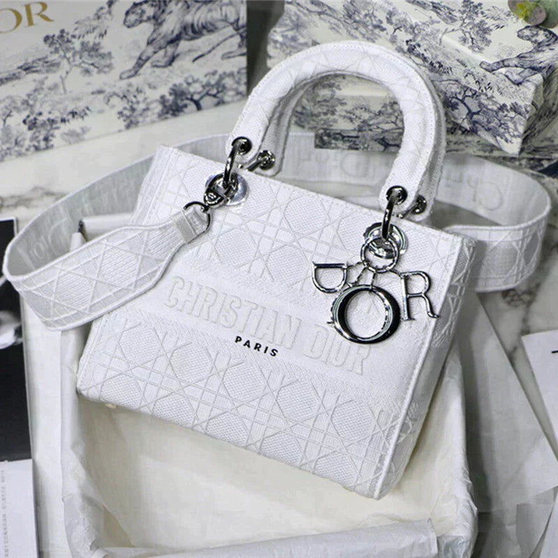 【DIOR】BAILA雑誌掲載！中村アンさん愛用のMedium Lady D-Lite Bag
