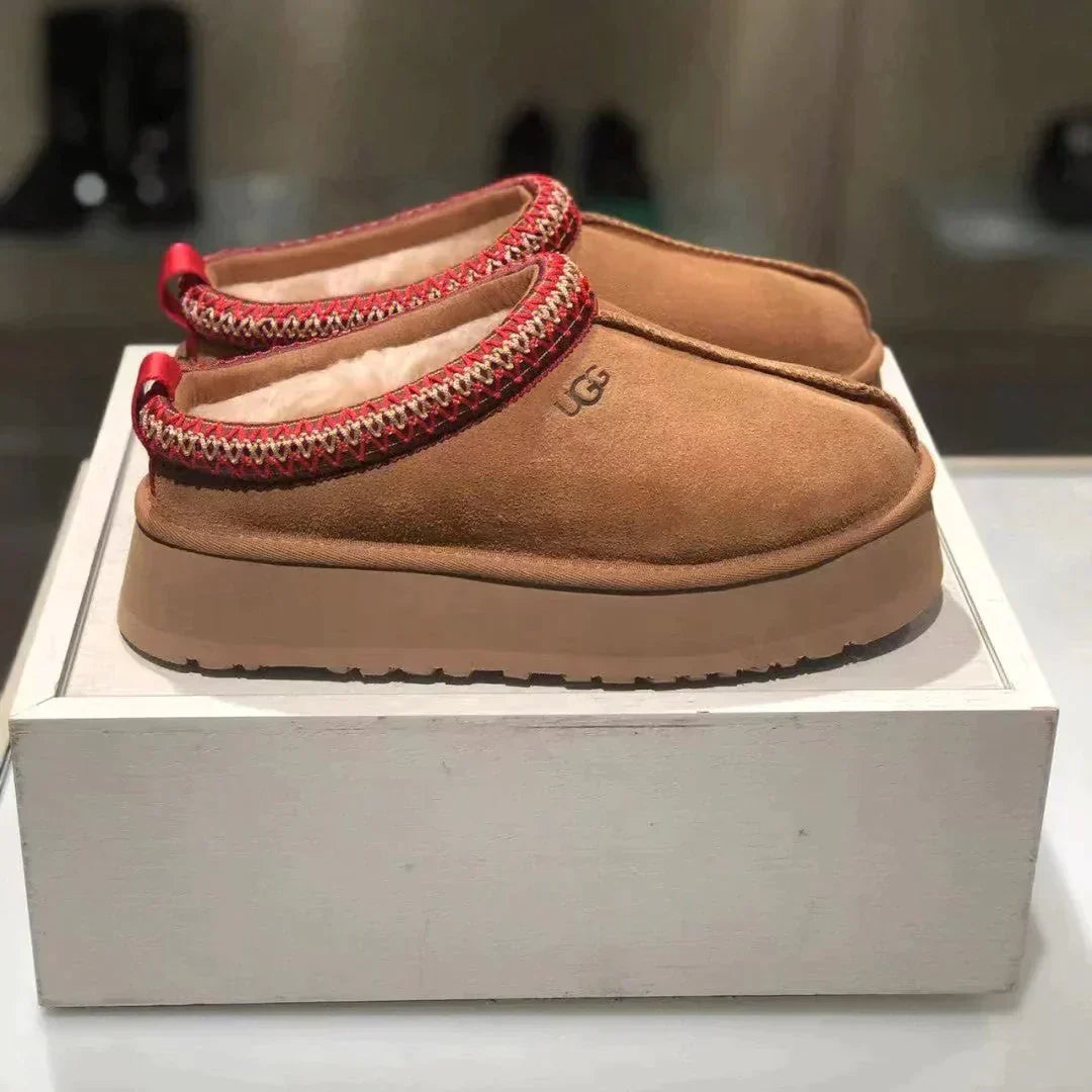 【UGG】💓11月発売予定！🔥秋冬に大活躍！日本人気上昇中↑↑↑💓渡辺直美さん着用♪TAZZ タズ 厚底 スリッポン