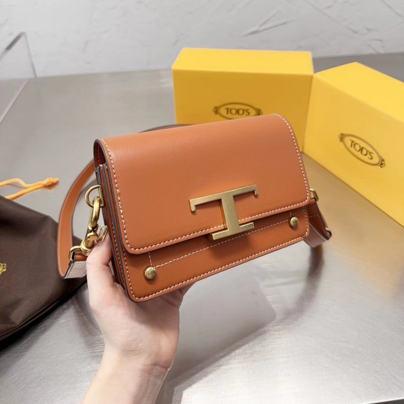 【公式サイトは正規品】「Oggi雑誌」掲載！【TOD'S】滝沢カレンさんが推す！タイムレス ミニレザーベルトバッグ