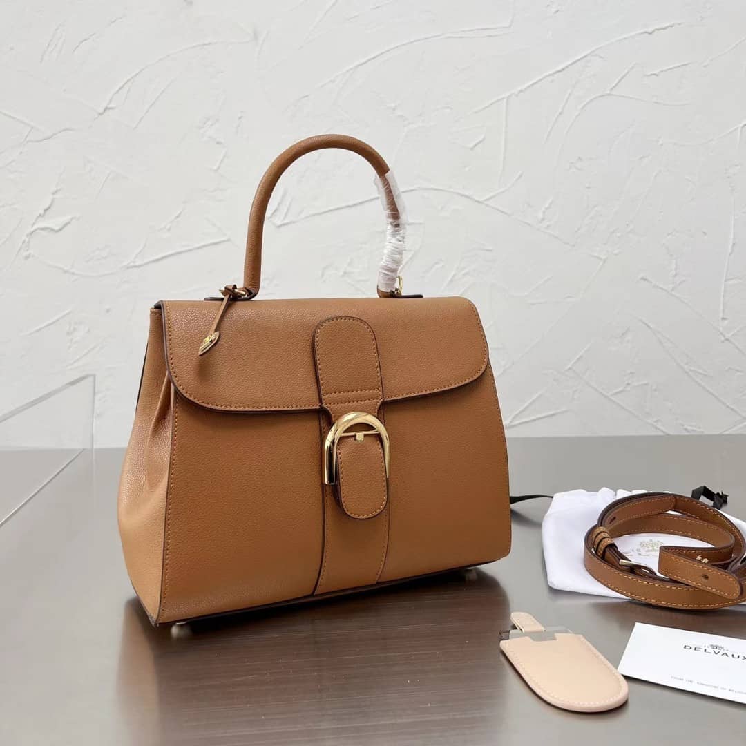 【Delvaux®︎公式サイトは正規品】人気急上昇！💗「VERY」雑誌掲載🔥矢野未希子さんが選んだ今年の夏バッグ✨日常もハレの日も使える正統派！