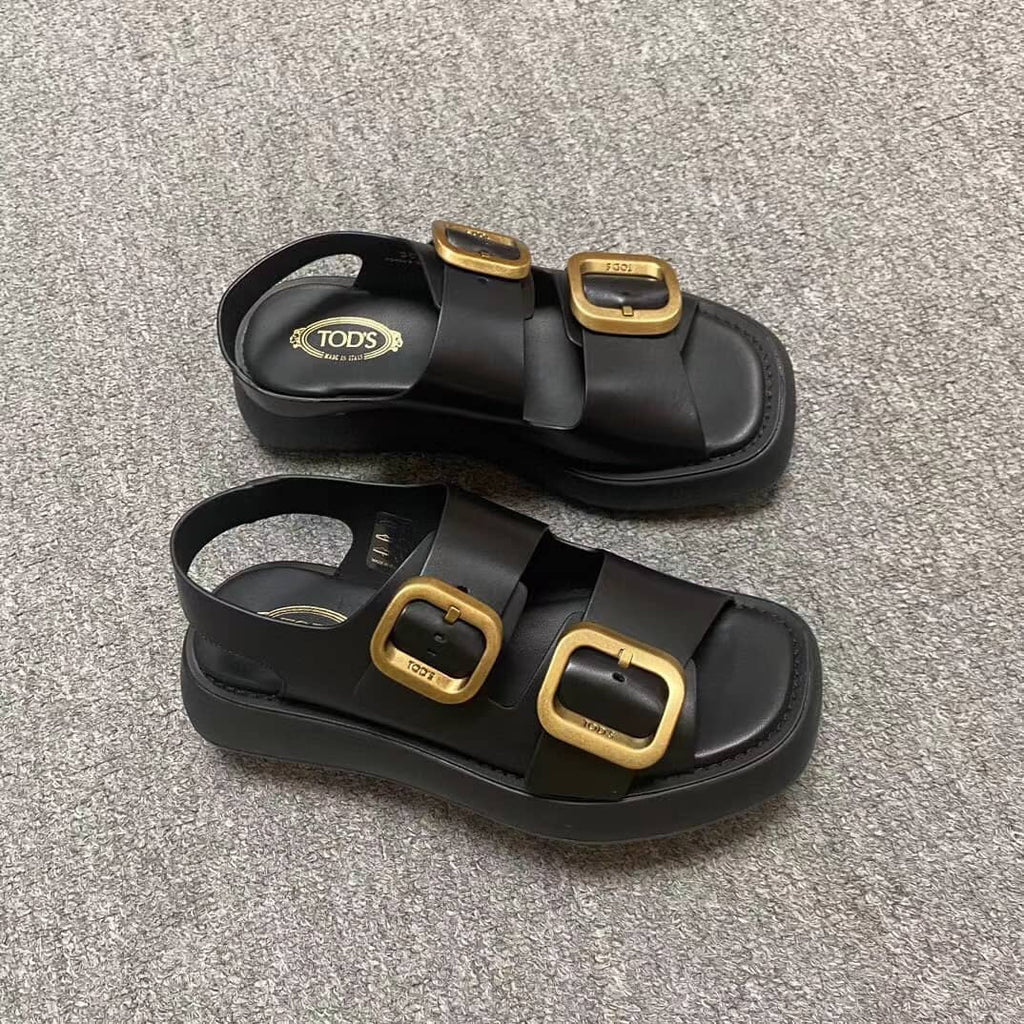 【Tod's 】💖春先にいち早くGET！🔥多くの雑誌に掲載！SNSでも話題沸騰中！レザー サンダル
