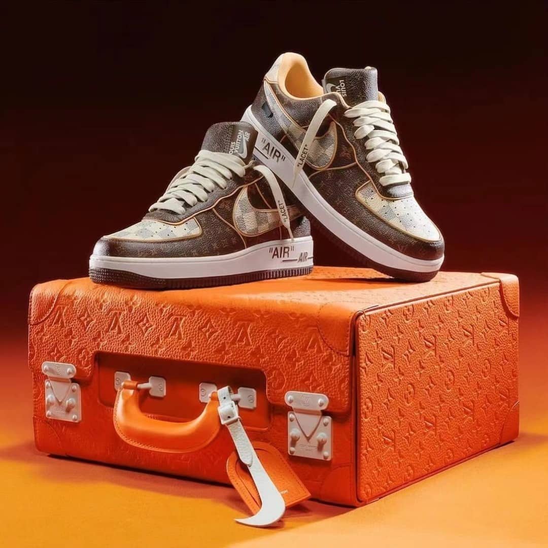 【LOUIS VUITTON X NIKE 限定出荷！】世界が欲しがる伝説の１足！Louis Vuitton × Air Force 1🔥お見逃しなく！