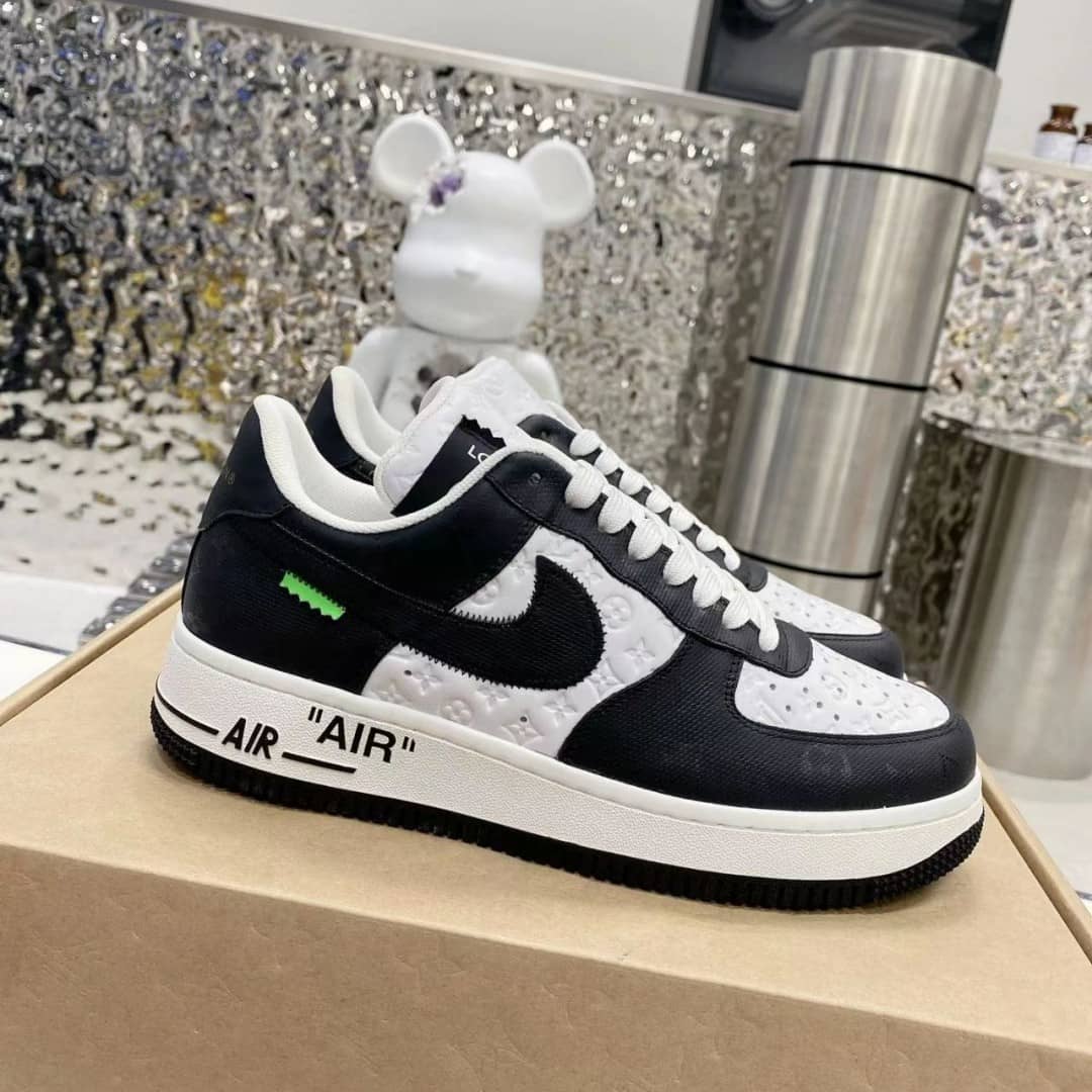 【LOUIS VUITTON X NIKE 限定出荷！】世界が欲しがる伝説の１足！Louis Vuitton × Air Force 1🔥お見逃しなく！