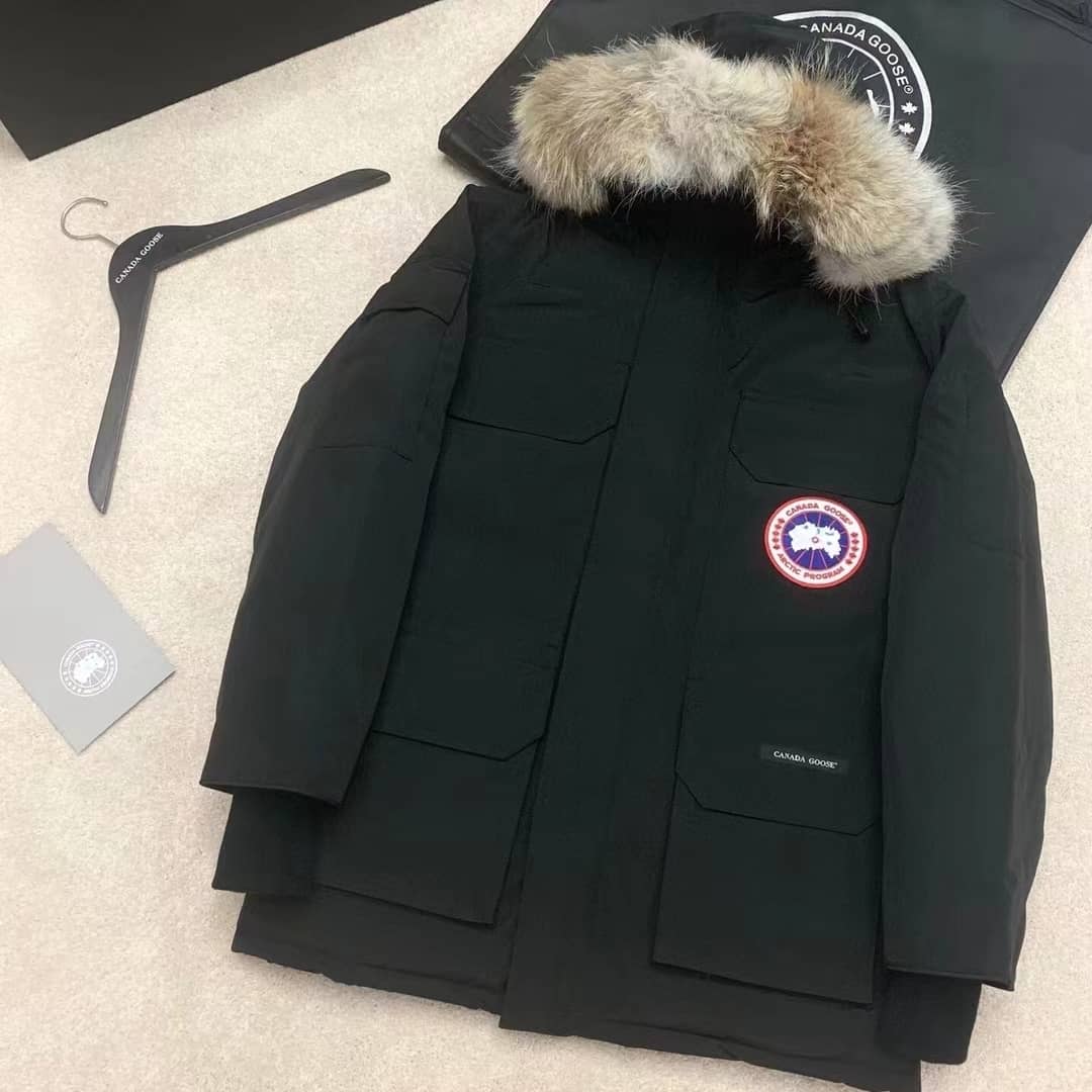 【CANADA GOOSE】🔥極寒対策！保温効果抜群✨男女兼用 CANADA GOOSE ダウンジャケット