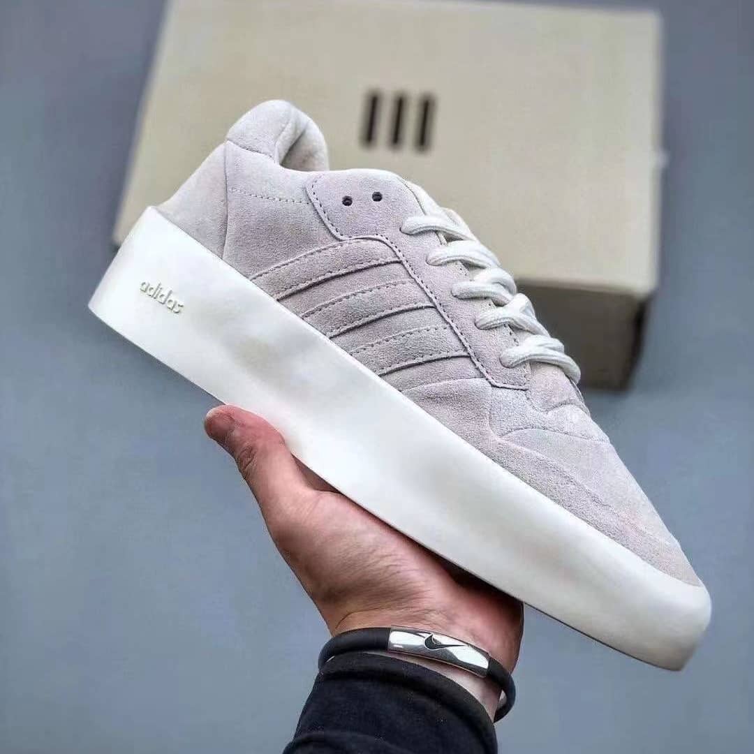【FOG X Adidas】海外2024年1月発売！Fear of GodとAdidasの連名シューズ★超人気！■男女兼用