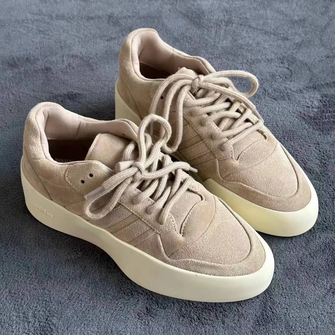 【FOG X Adidas】海外2024年1月発売！Fear of GodとAdidasの連名シューズ★超人気！■男女兼用