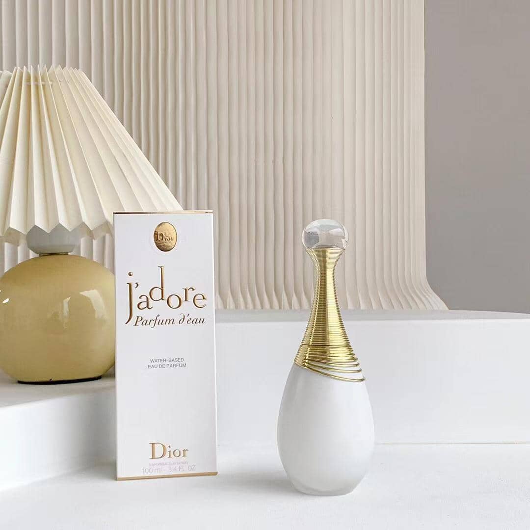 【DIOR】J'adore パルファン ドー🌹柔らかくみずみずしいフレッシュ フローラル！100 ML