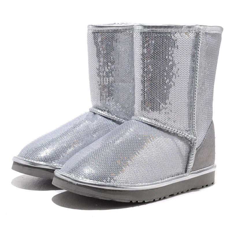 雑誌掲載！冬のマストアイテム！【UGG】 classic short sequin boots