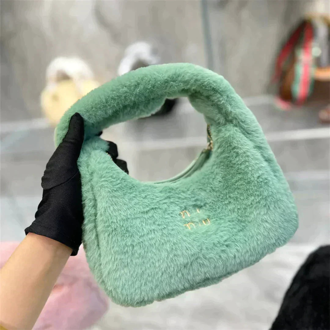 【2022秋冬新作】期間限定セール！MIUMIU ホーボーバッグ
