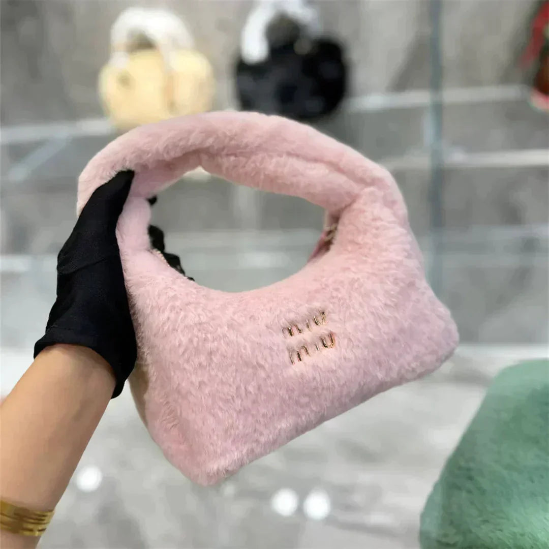 【2022秋冬新作】期間限定セール！MIUMIU ホーボーバッグ