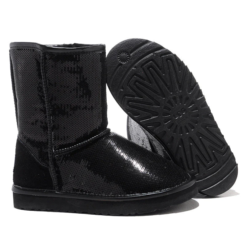 雑誌掲載！冬のマストアイテム！【UGG】 classic short sequin boots