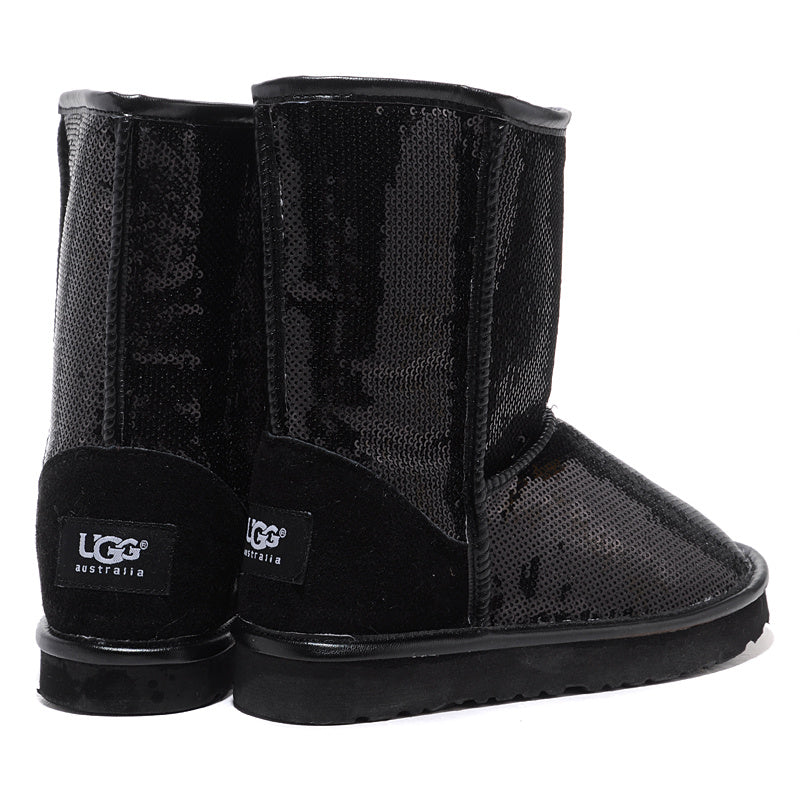 雑誌掲載！冬のマストアイテム！【UGG】 classic short sequin boots