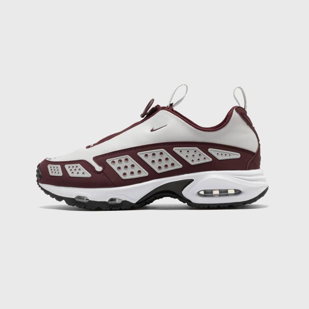 【12/6発売】Nike Air Max SNDRハイテクスニーカーから新カラーが登場！◆男女共用"Burgundy Crush and Baltic Blue"