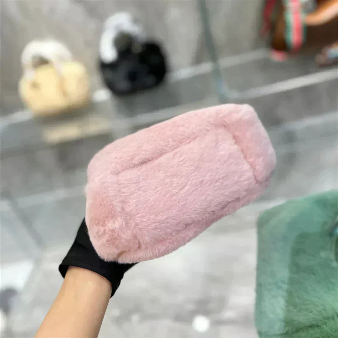 【2022秋冬新作】期間限定セール！MIUMIU ホーボーバッグ