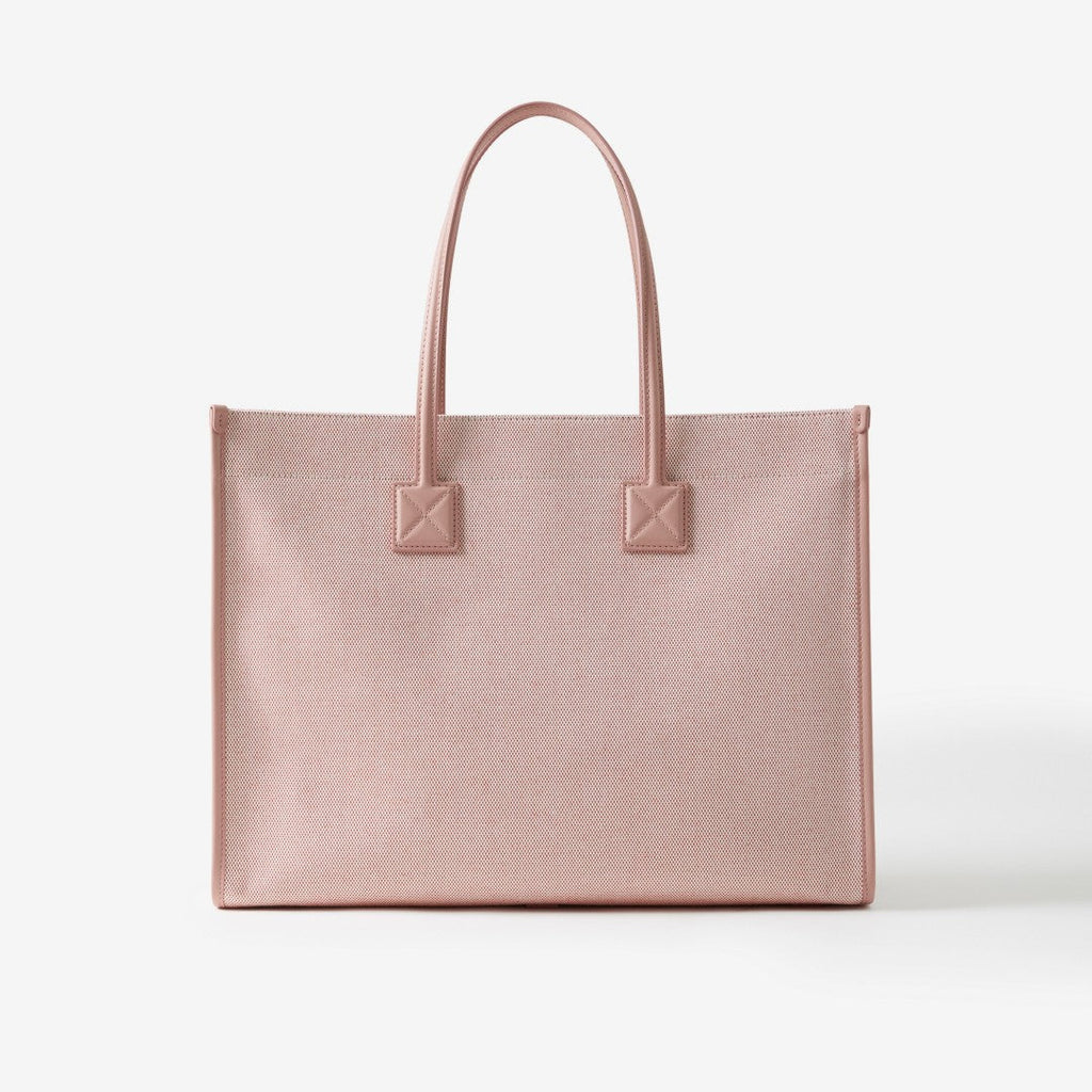 【Burberry】朝比奈彩さんの愛用バッグ公開！バーバリー Freya ハンドバッグ