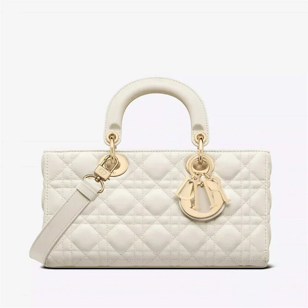 【DIOR】 LADY D-JOY 雑誌掲載！泉里香さん愛用の夏感あふれる新作バッグが登場！