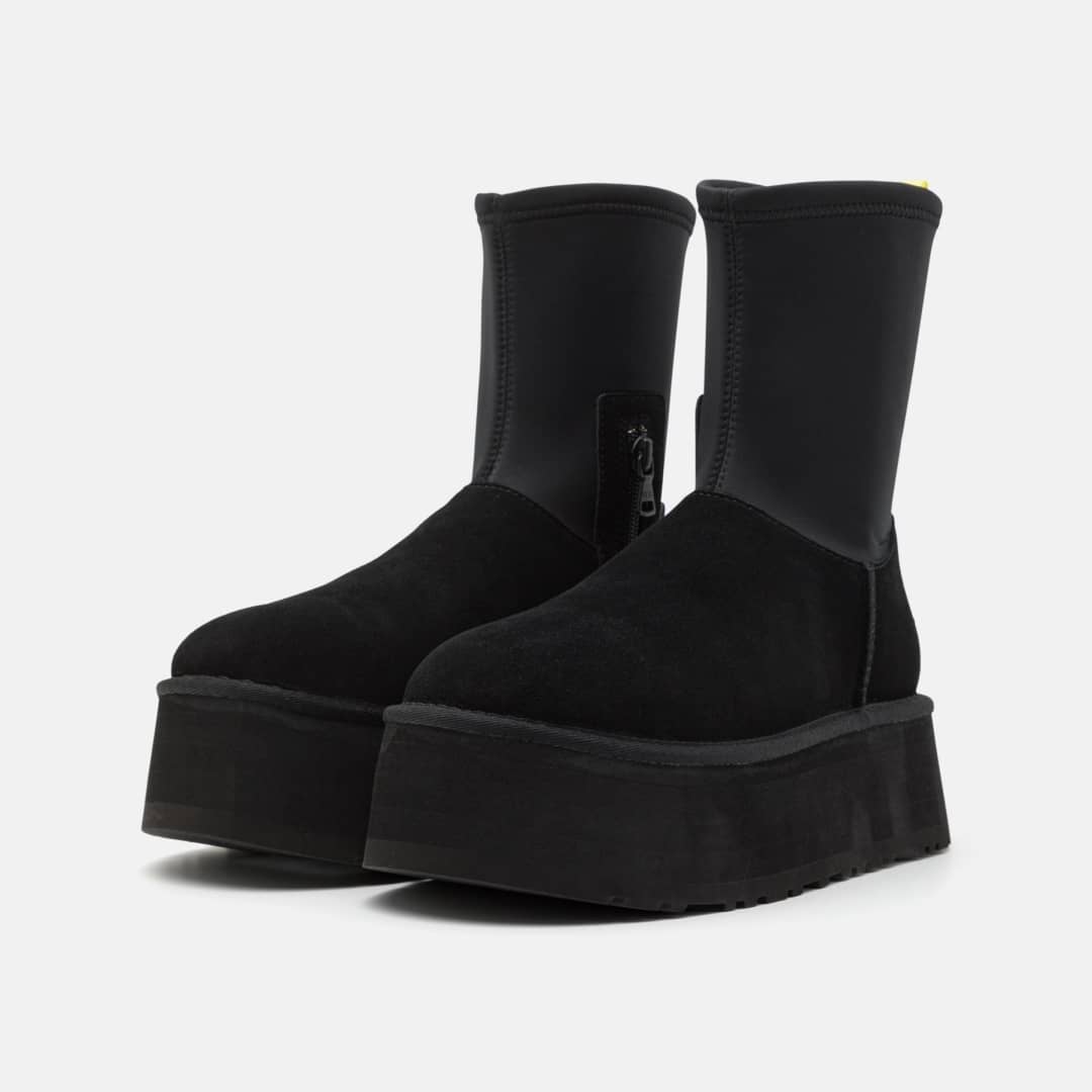 【UGG】「VERY」雑誌の12月最新着こなし！トレンドライクに仕上げる！秋冬に大活躍のUGG® Classic Dipper Boot