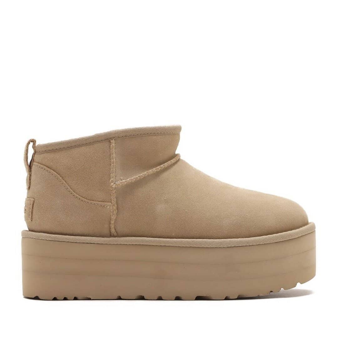 【UGG】秋冬に大活躍！🔥雑誌掲載🌹多くのセレブが愛用するCLASSIC ULTRA MINI PLATFORM💓日本人気上昇中↑↑↑今絶対買うべき！