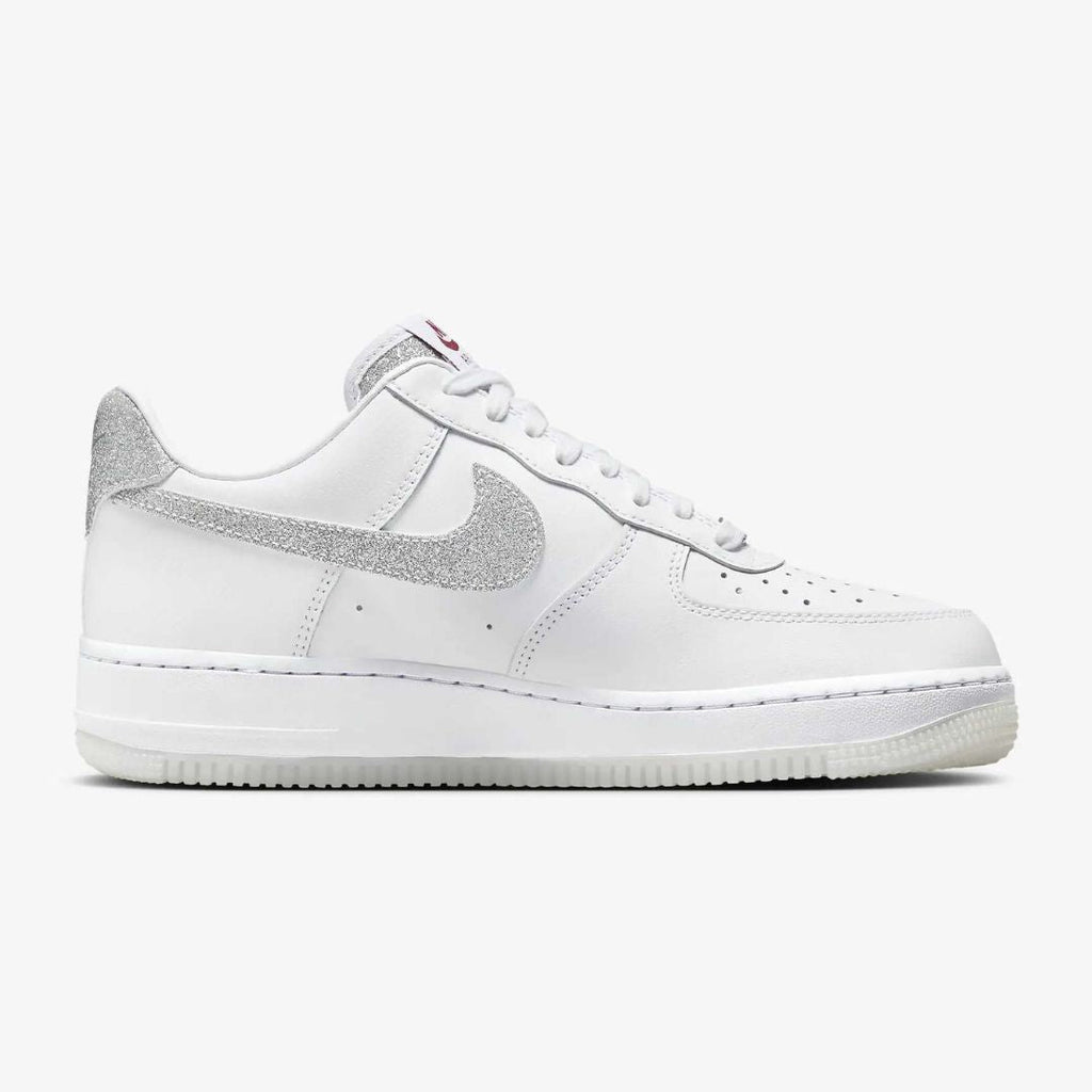 【Nike】🔥大人気！ホワイト × シルバーの冬映えするスニーカーが登場！Nike Air Force 1 '07 LX