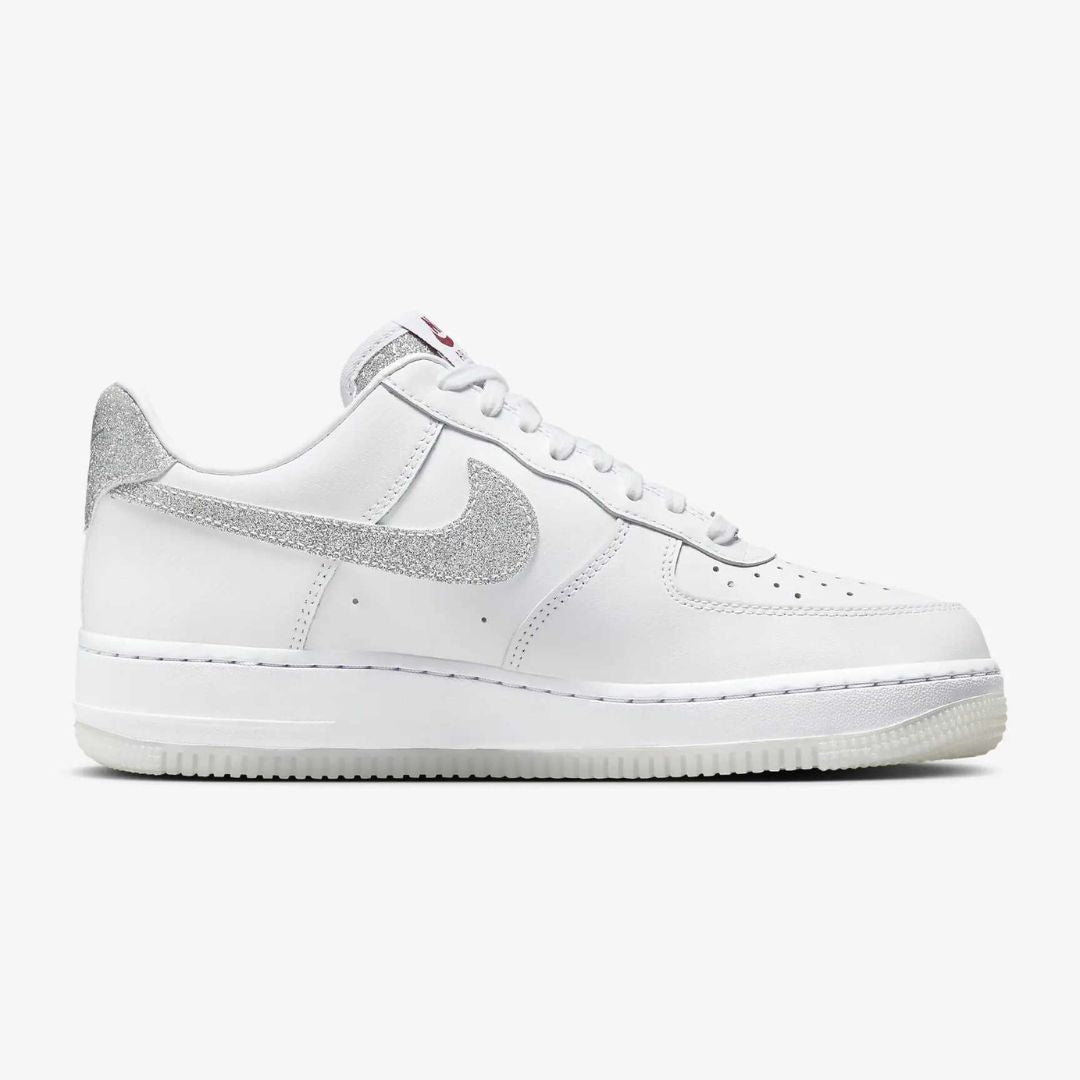 【Nike】🔥大人気！ホワイト × シルバーの冬映えするスニーカーが登場！Nike Air Force 1 '07 LX