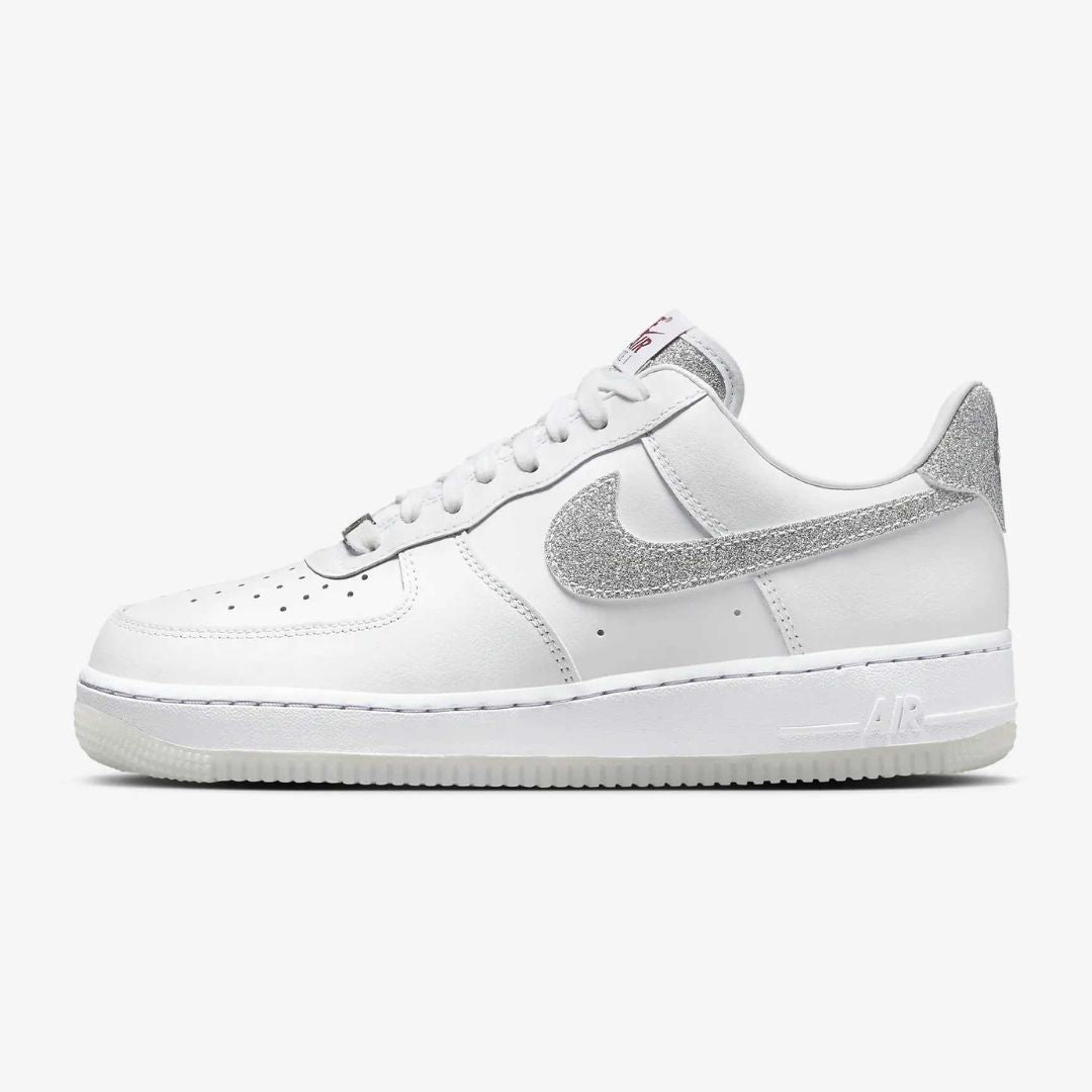 【Nike】🔥大人気！ホワイト × シルバーの冬映えするスニーカーが登場！Nike Air Force 1 '07 LX