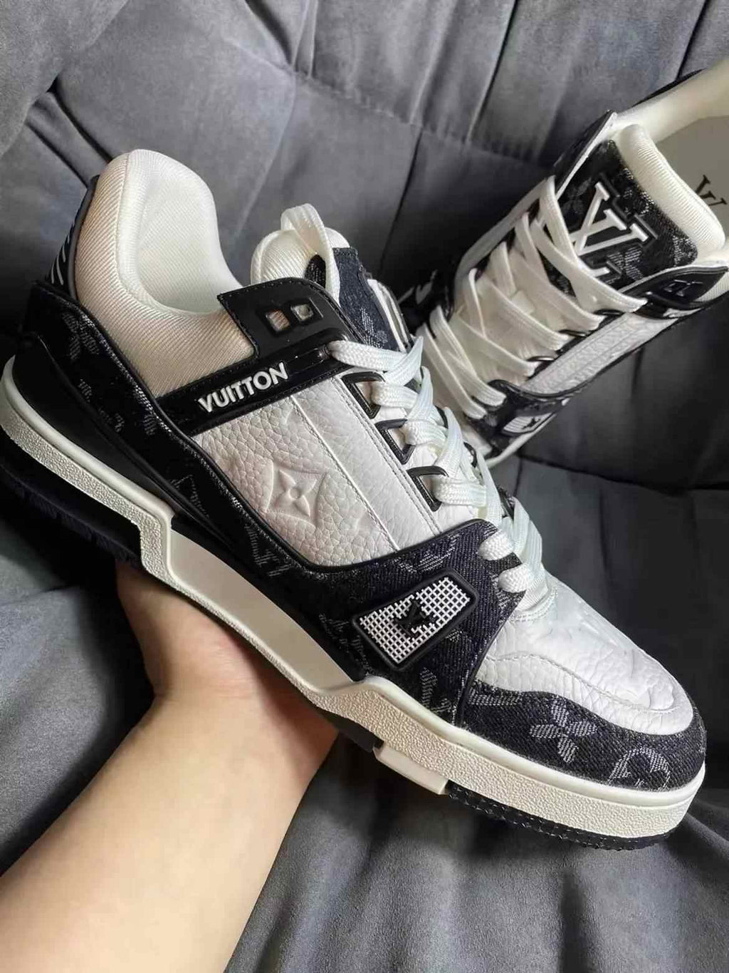 🔥「山崎賢人」が着こなす Louis Vuittonの2022年秋冬コレクションが発売中。「MEN'S NON-NO」表紙登場！😍男女兼用