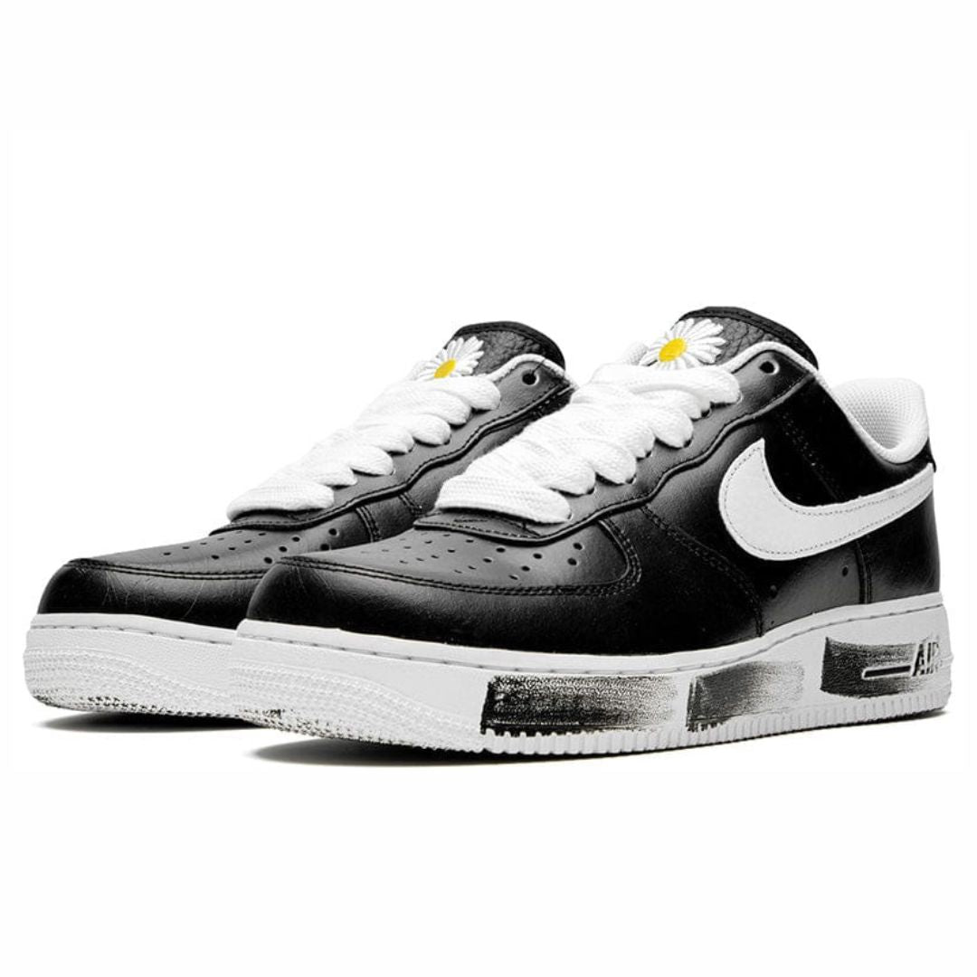 【国内 2024年発売】大人気のコラボ！🔥G-Dragon同項！50足限定！PEACEMINUSONE × NIKE AIR FORCE 1 LOW “Para-noise“3.0