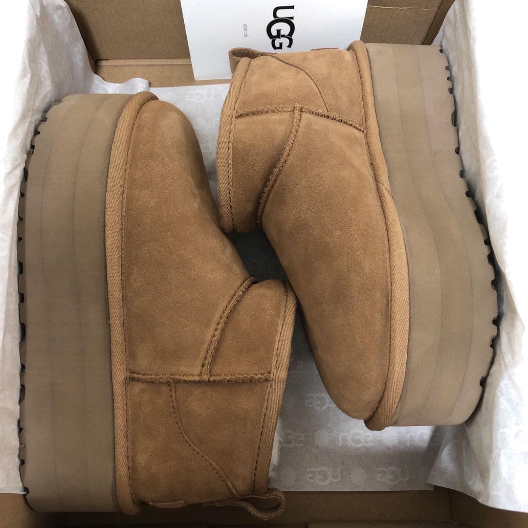 【UGG】秋冬に大活躍！🔥雑誌掲載🌹多くのセレブが愛用するCLASSIC ULTRA MINI PLATFORM💓日本人気上昇中↑↑↑今絶対買うべき！
