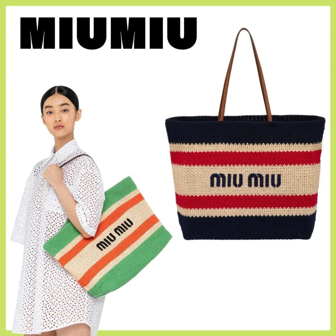 【Miu Miu】2023新作！雑誌掲載！中条あやみさん愛用の Raffiaトートバッグ🔥絶好の機会をお見逃しなく！