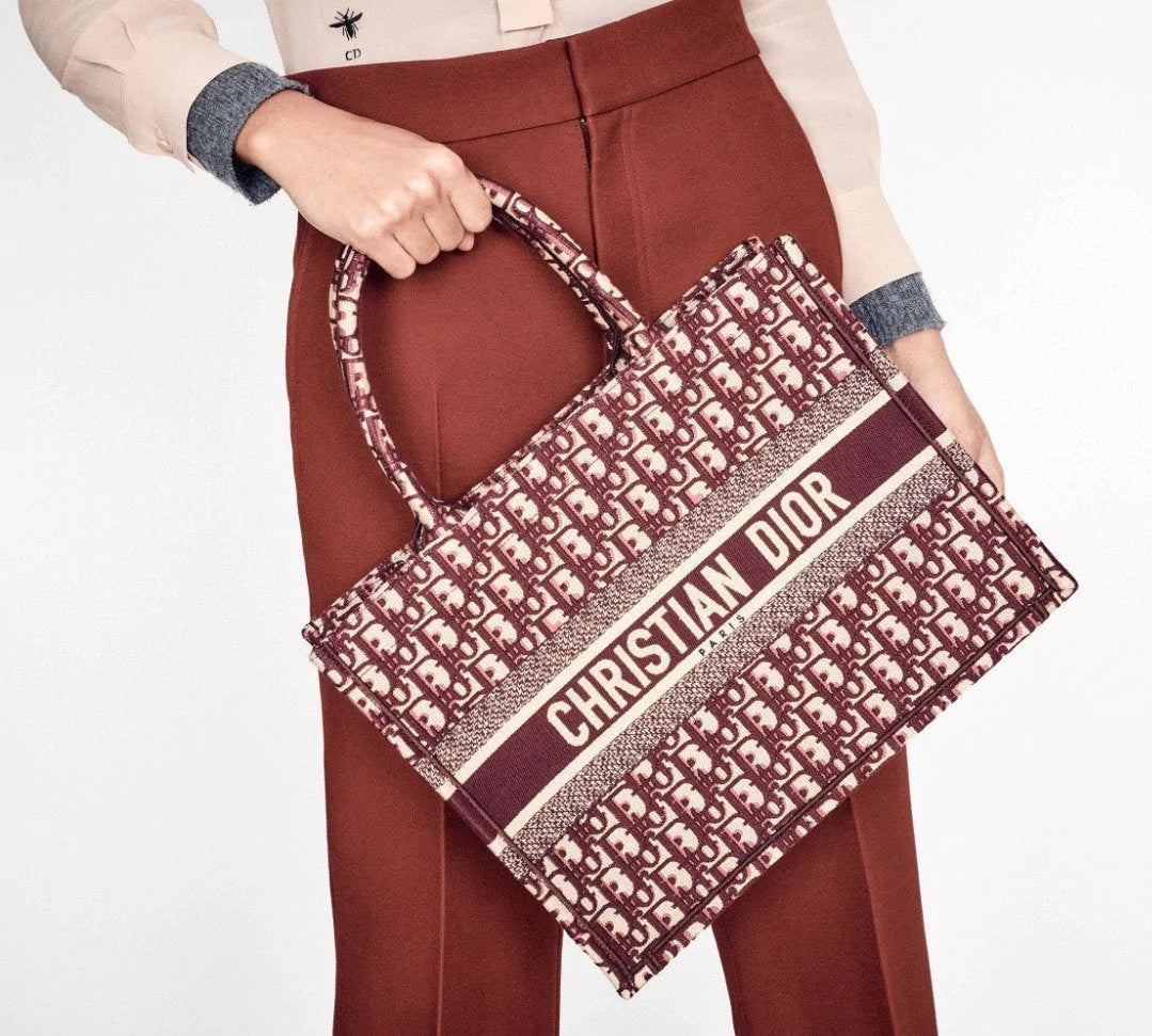 ★正真正銘の本物★2022新作【Dior】雑誌掲載★ディオール ブックトート スモール バッグ 3色★中村アンさん、滝沢眞規子さん、山田優さんなどが愛用している★
