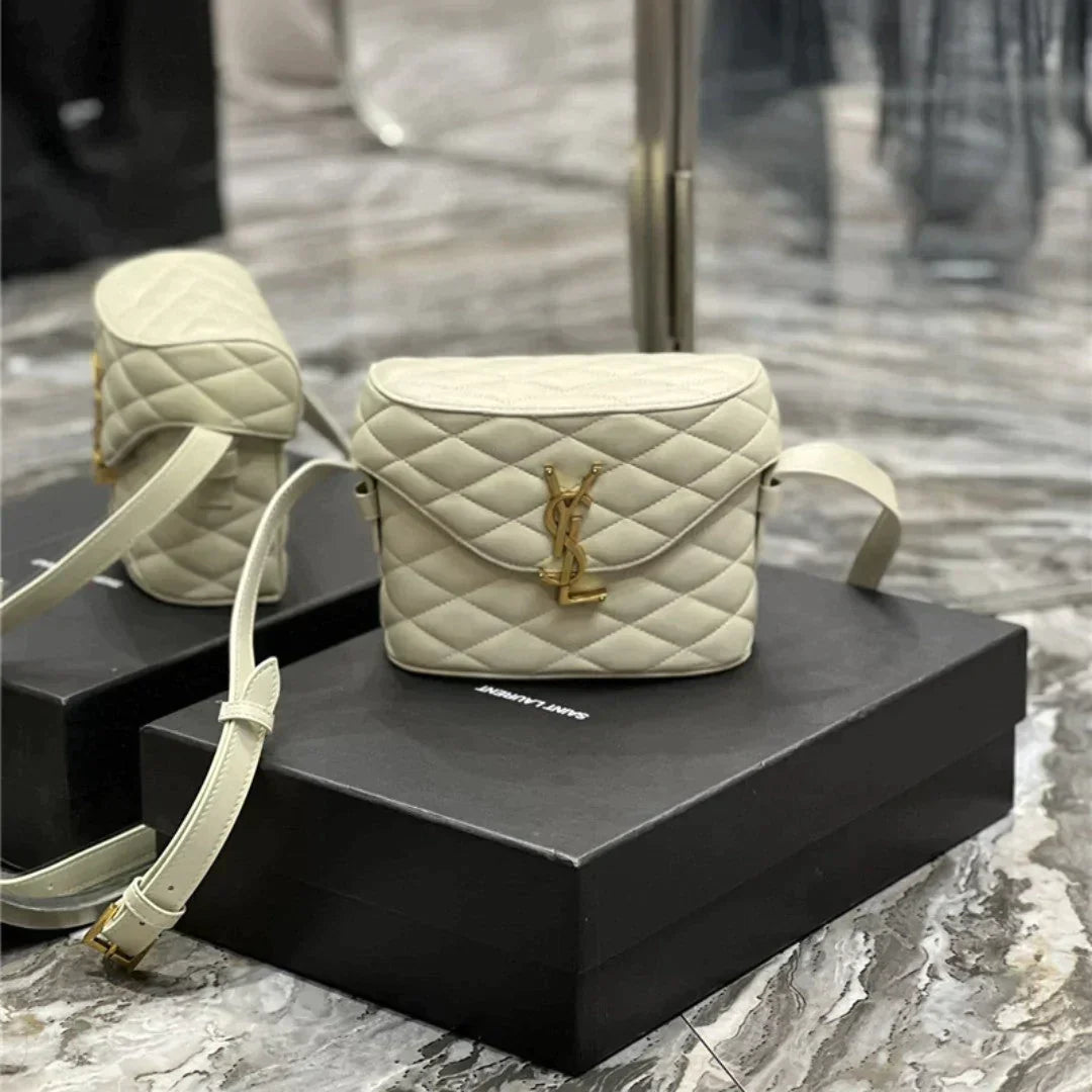 【Saint Laurent |公式サイトは正規品】★「BAILA雑誌」掲載！山本美月さん愛用の JUNE BOX バッグ